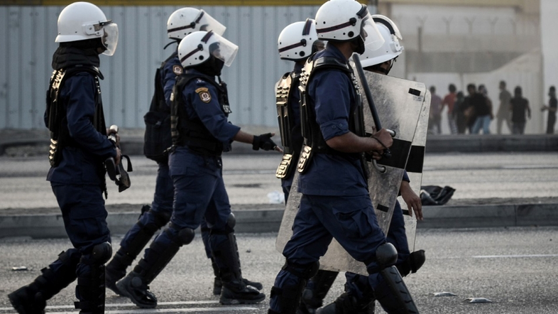 Суд Бахрейна приговорил четырех человек за террористическую деятельность