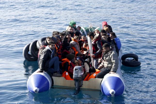 Итальянские морские силы спасли 700 беженцев в открытом море