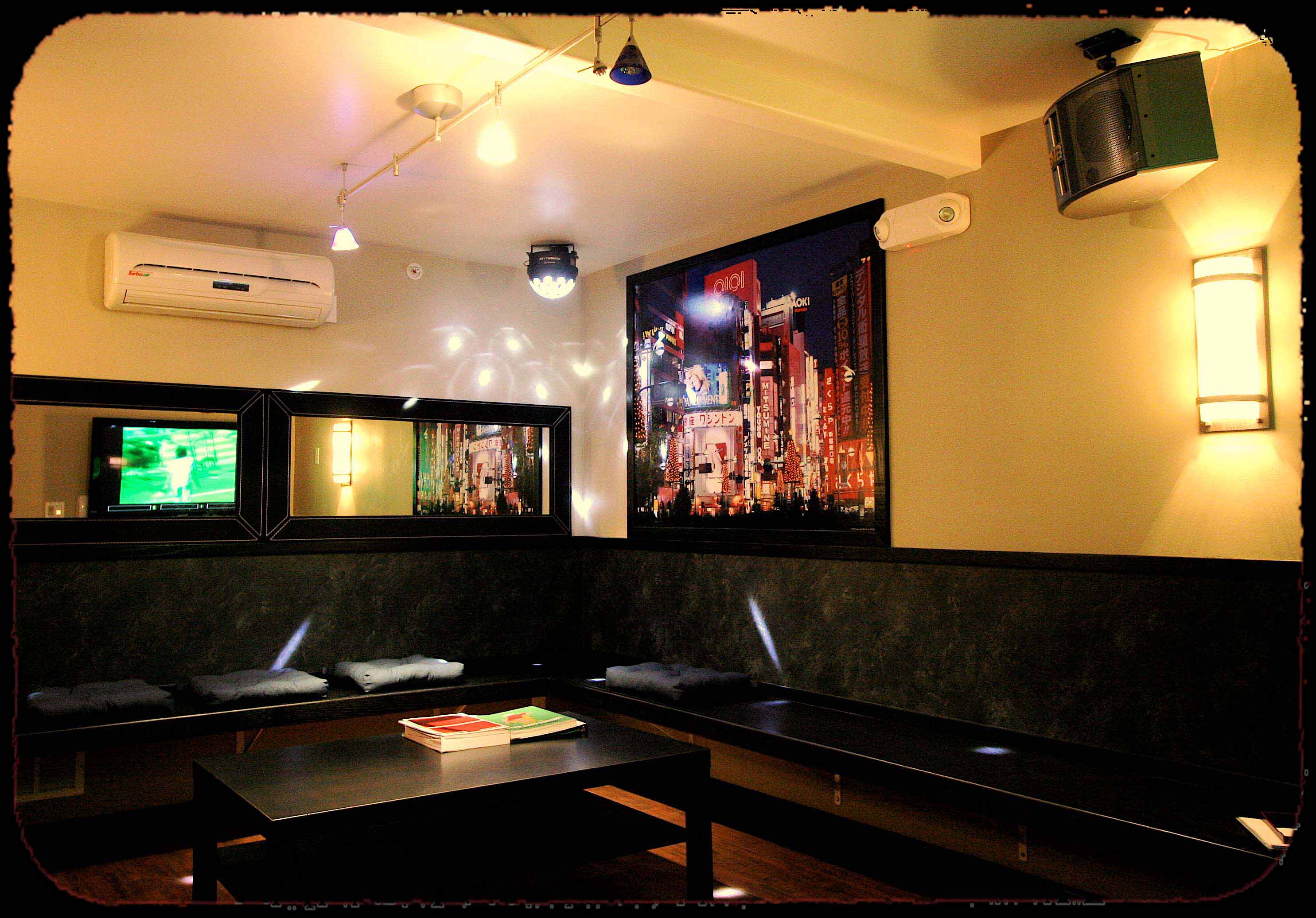 Karaoke_room_04