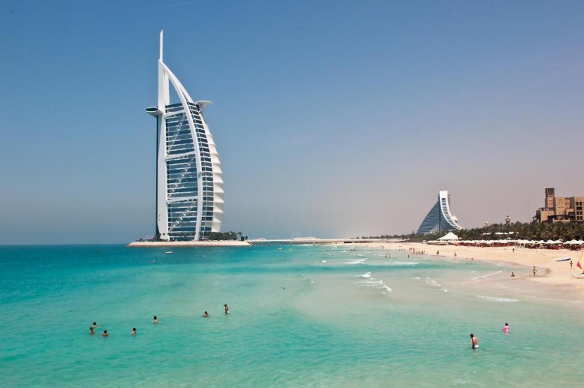 Путешествие в ОАЭ: курортный оазис и бизнес-центр Дубаи