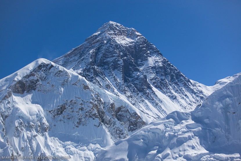 Эверест не пострадал от разрушительного землетрясения, идущего из Непала