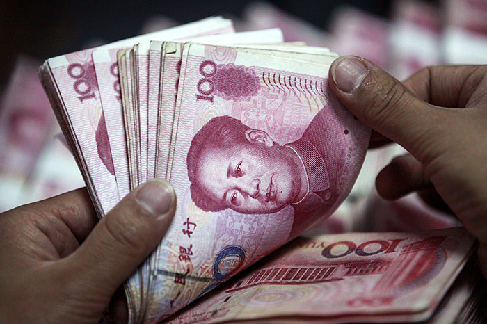 Девальвация юаня достигла критической отметки