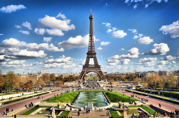 Осенний туризм в Париже набирает обороты