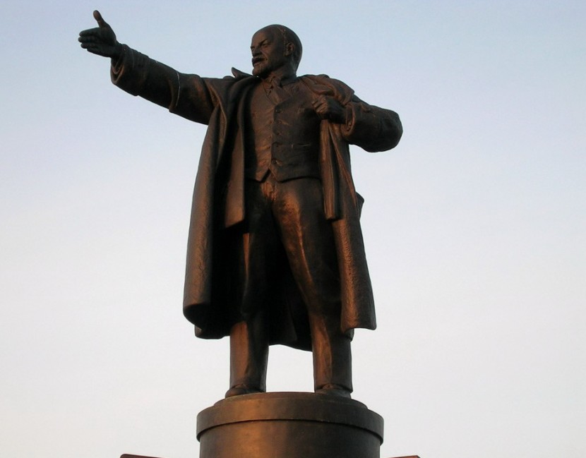 Рабочие на окраине Берлина обнаружили часть скульптуры Ленина