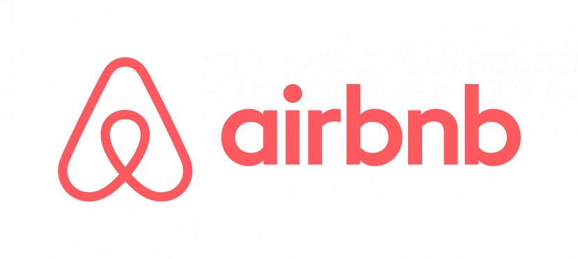 Компания Airbnb запустила проект «Путешествия»