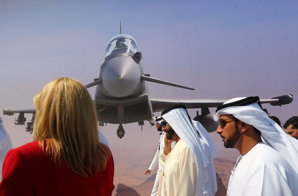 В Дубае прошло ежегодное авиационное шоу