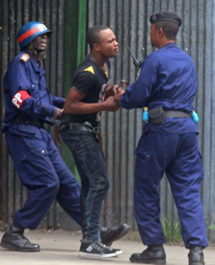 В Демократической Республике Конго людям дали право на протест