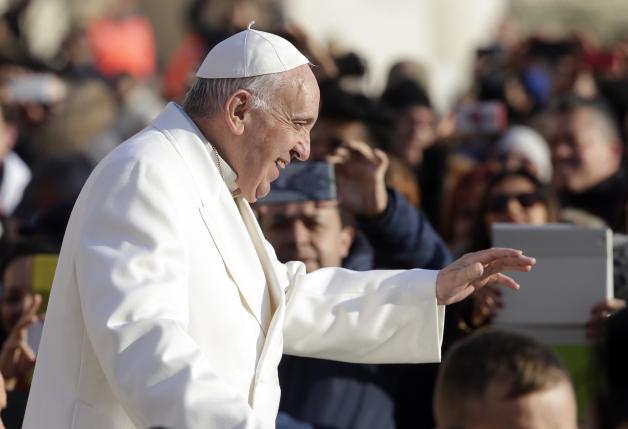 Папа Римский призывает католиков избегать обмана в Рождество