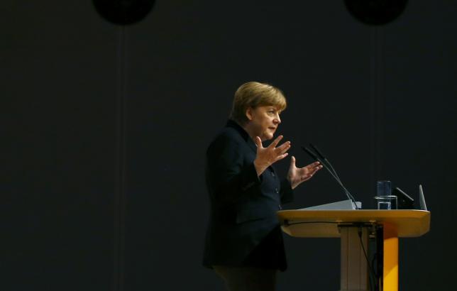 Немецкий канцлер пересматривает политику в отношении мигрантов