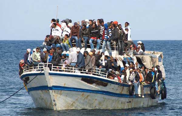 Вблизи Греции затонуло судно с беженцами: 43 утонувших