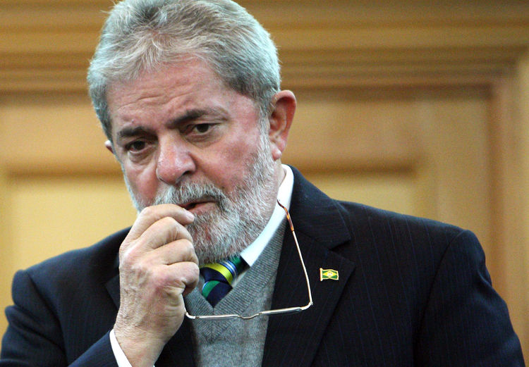 Бразильский экс-президент Лула проходит по делу о коррупции