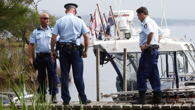 Полиция обнаружила тела пропавших рыбаков