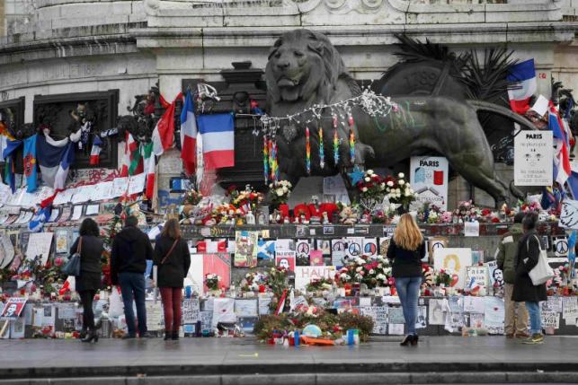 Франция объединяется после террористических актов 2015 года