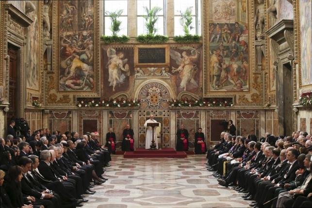 Папа Франциск сообщает о предстоящих трудностях в Европе