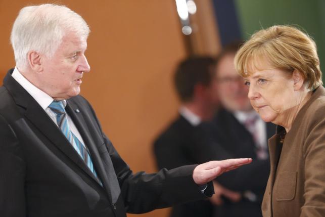 Ангела Меркель сталкивается с открытой политической враждебностью