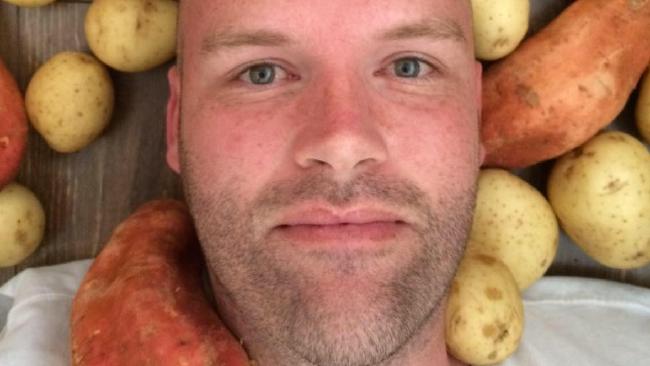 Австралиец целый месяц ест одну картошку