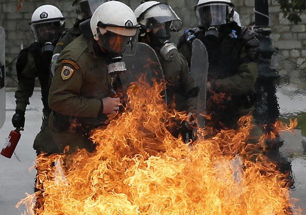 В Афинах проходят протесты относительно статуса пенсии