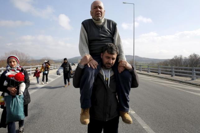 Греция требует пересмотреть тактику сдерживания мигрантов