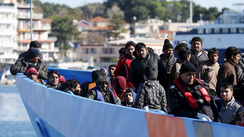 Итальянские береговые службы спасли 900 мигрантов