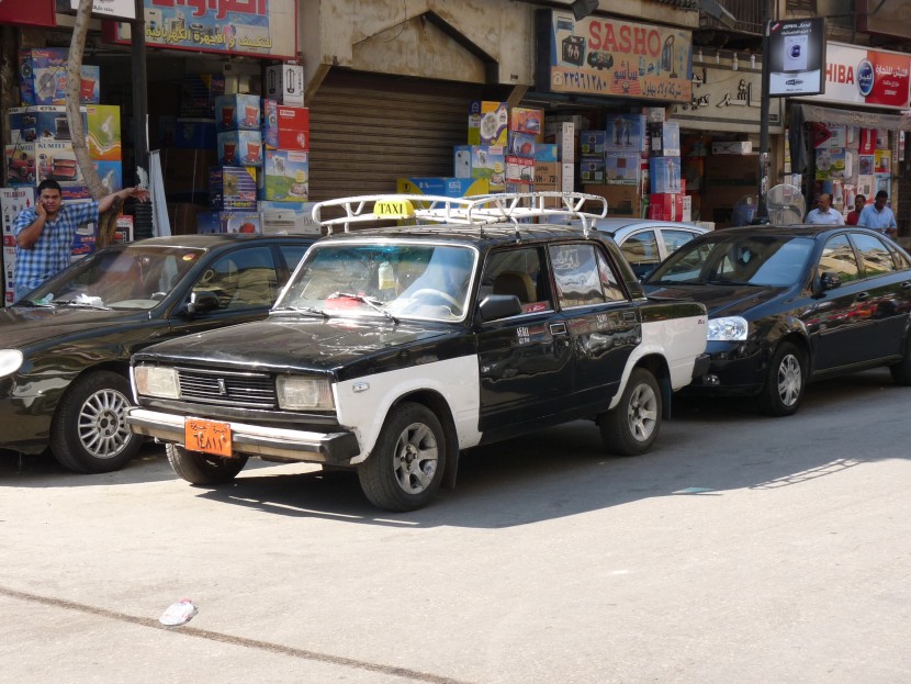 Таксисты в Каире протестуют