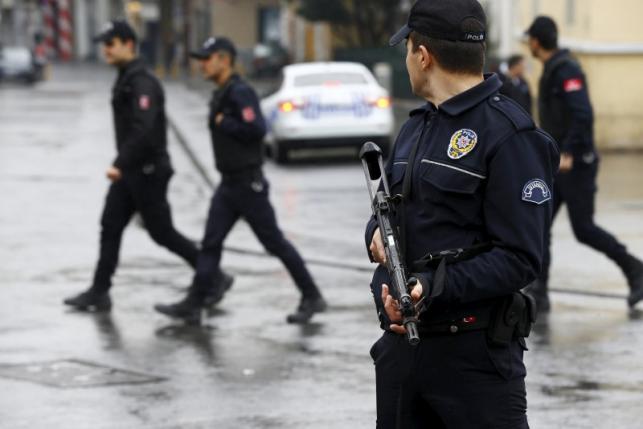Турция охотится за тремя подозреваемыми в террористических связях