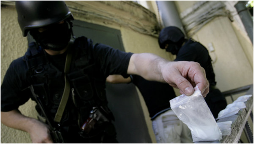 Сотрудник Интерпола арестован за организацию наркотрафика