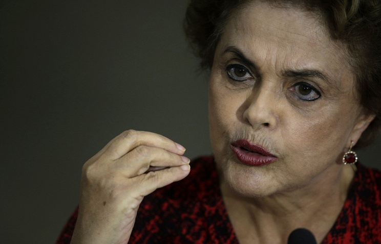 Конгресс Бразилии одобрил импичмент Руссефф