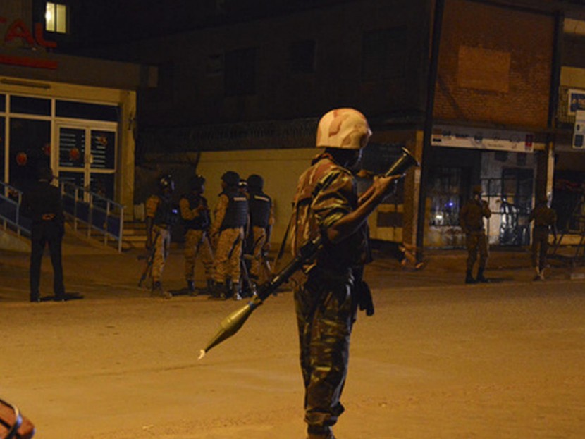 В Буркина-Фасо террористы атаковали полицейский участок