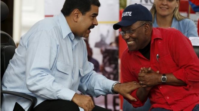 Власти Венесуэлы пытаются пресечь подготовку референдума