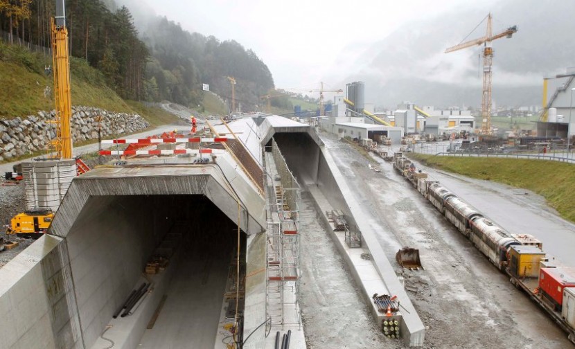 В Швейцарии откроется самый длинный железнодорожный тоннель