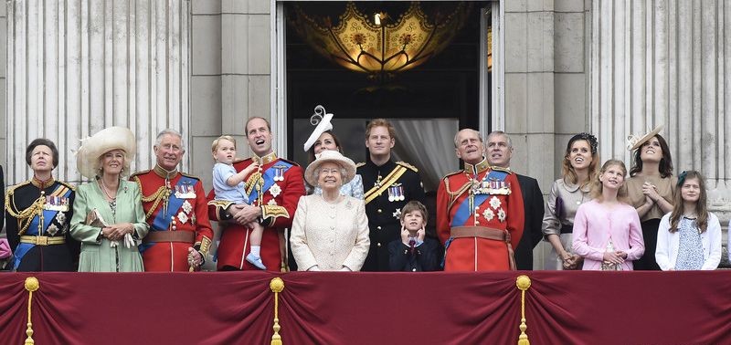 Королева Великобритании отмечает свой официальный день рождения