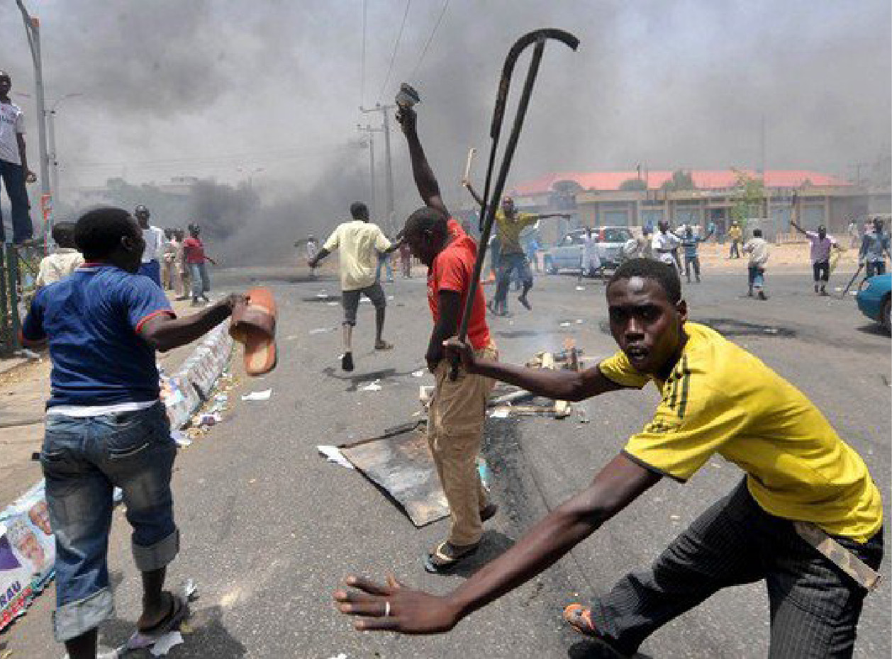 youth rioters in kano (1)