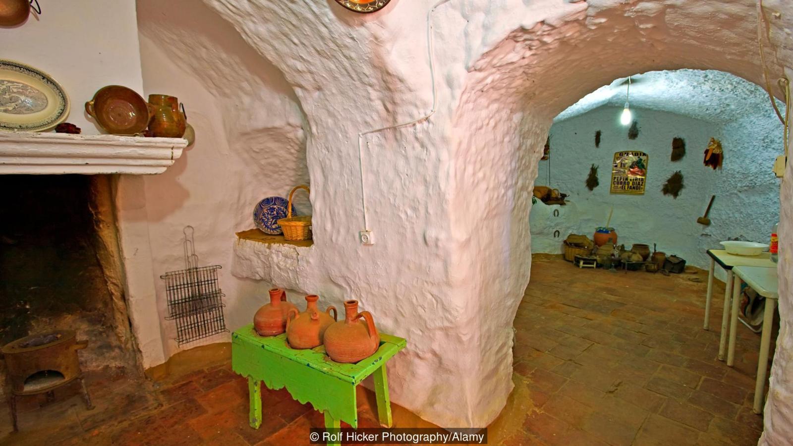 Interior of a cave dwelling in the town of Guadix, Province of Granada, Andalusia (Andalucia), Spain, Europe.