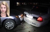 В США студентка делала топлесс-селфи и врезалась в полицейскую машину