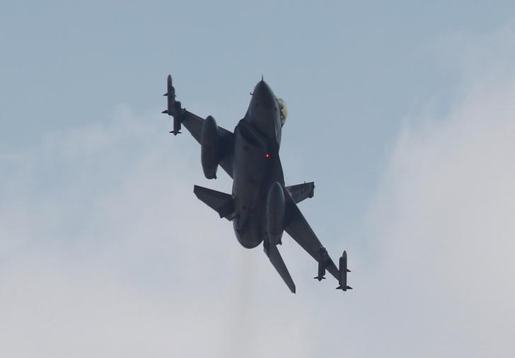 Турецкие истребители ударили по позициям ИГ в северной Сирии