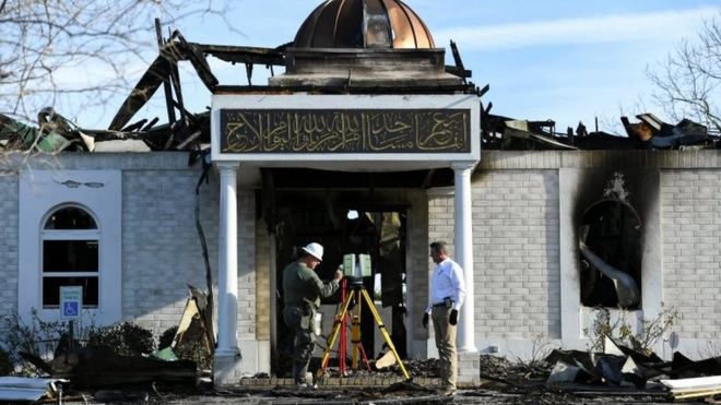 Сгоревшая мечеть получила миллион долларов пожертвований