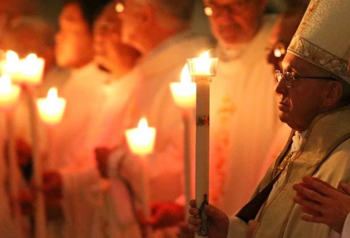 Неизвестные активисты в Риме критикуют главу Римско-Католической церкви