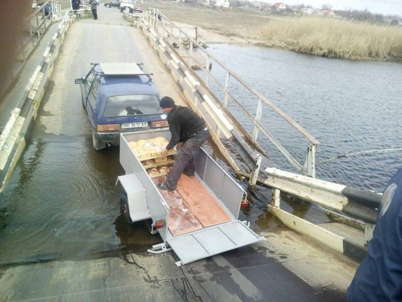 В Украине катастрофически упал мост