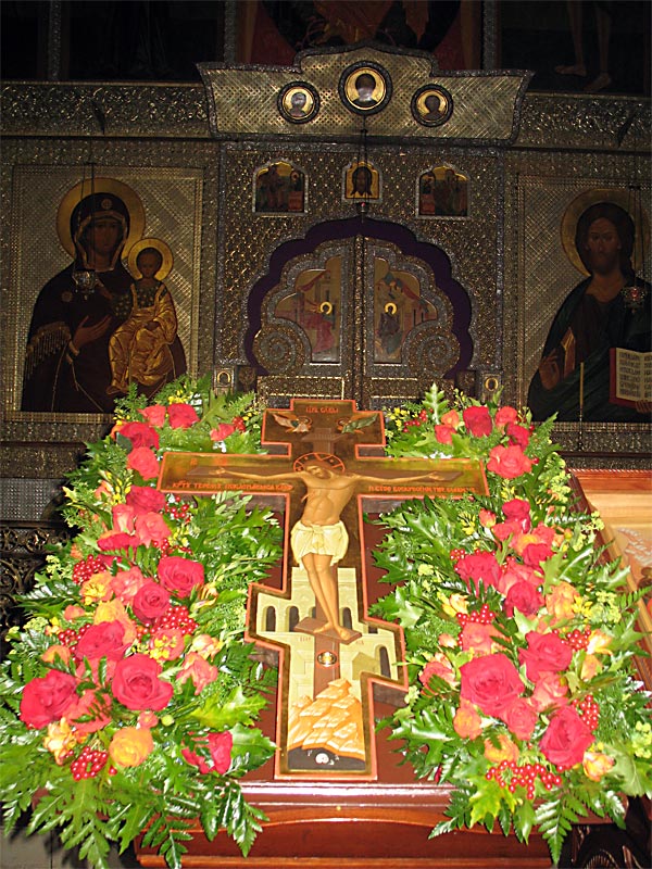 Православные христиане отмечают Крестопоклонную неделю