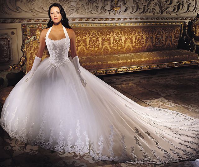 Что можно найти в салоне свадебного платья?