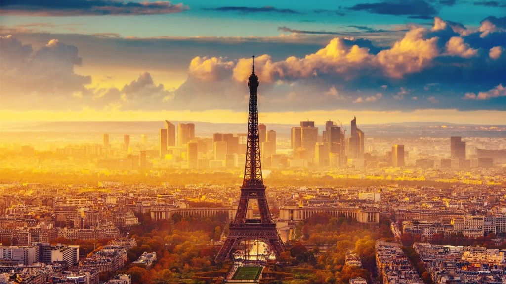 France-Paris-the-Eiffel-Tower-autumn-sky-clouds-morning_1600x900