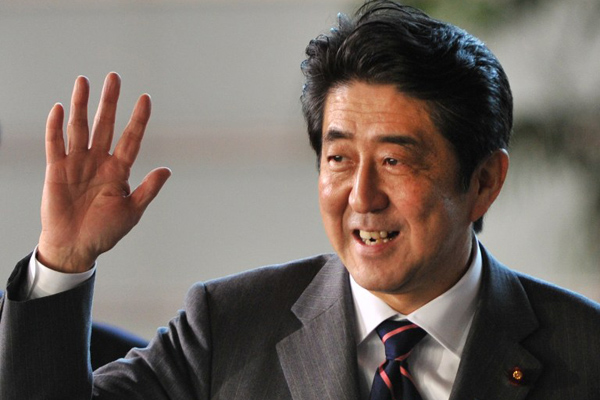 Премьер-министр Японии распустил парламент из-за угрозы со стороны КНДР
