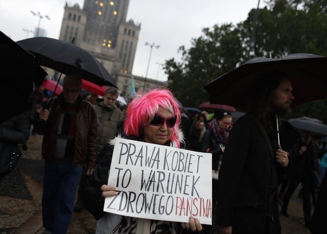 В Польше организовали демонстративные шествия о защите прав женщин