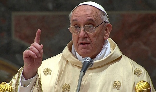 Понтифик папа Римский предложил поменять слова в молитве «Отче наш»