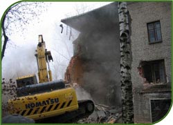 Частично разрушенное от взрыва жилое здание в Мособласти восстановят к февралю